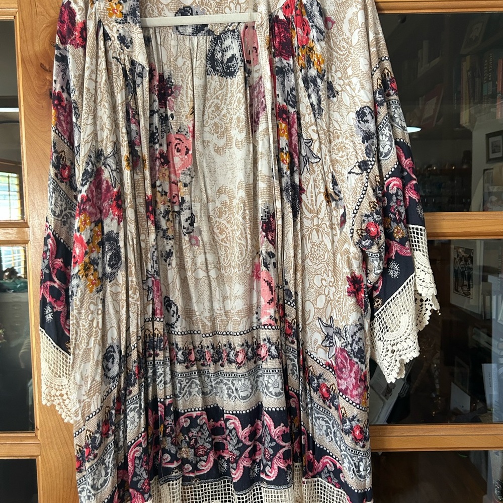 Umgee Floral Kimono Wrap - Cream, Pink, Black